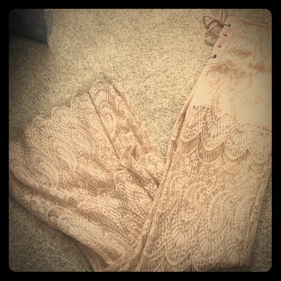 Adorable lace detail pants with shorts liner - Picture 1 of 8